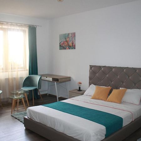 Studio Turquoise Victoria Bukarest Eksteriør billede